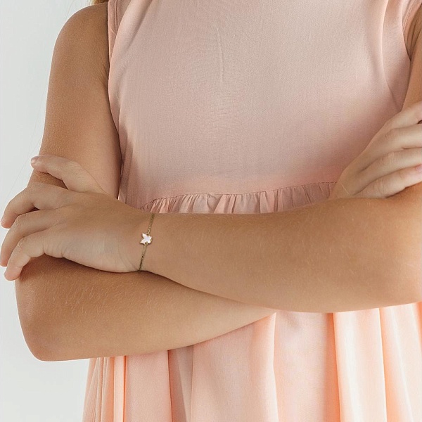 Браслет Бабочка из жёлтого золота с перламутром