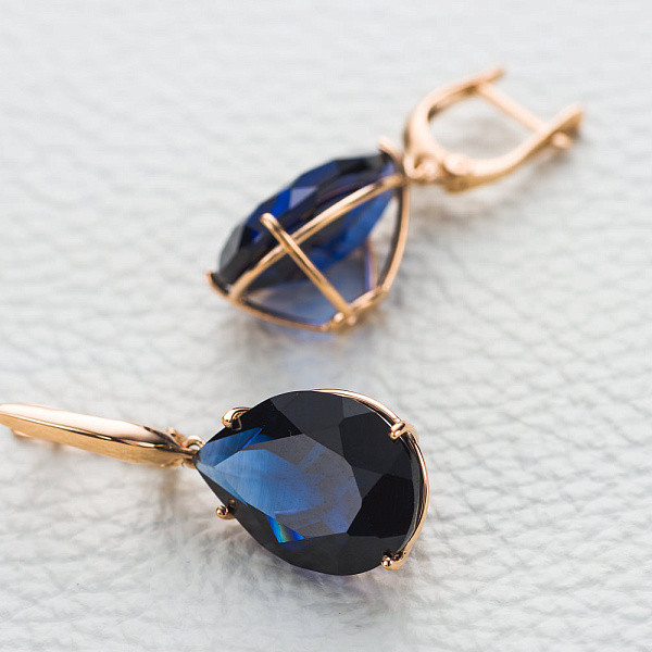 Серьги из красного золота с 2 корундами