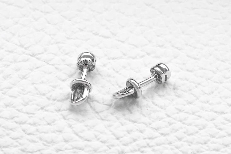 Серьги-пусеты из белого золота с 54 фианитами