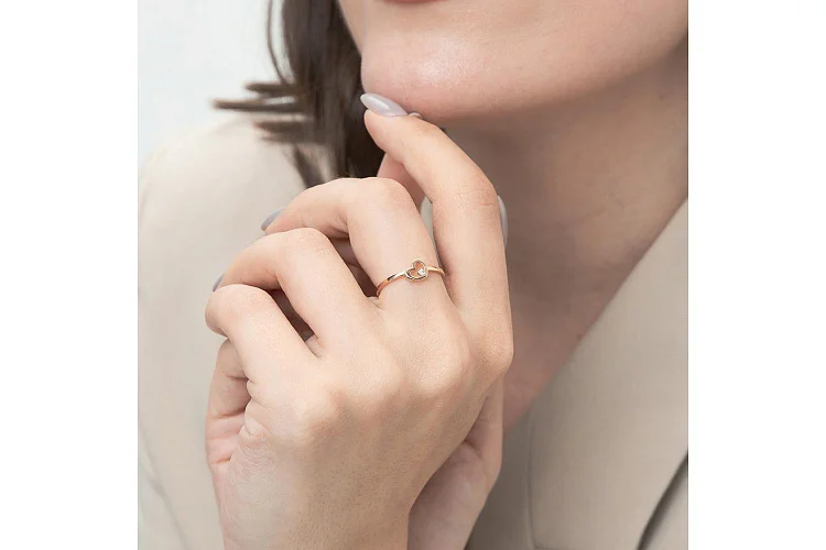 Кольцо Сердце из красного золота с фианитом