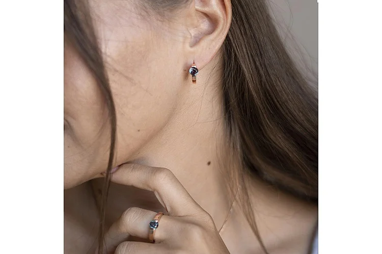 Кольцо из красного золота с александритом