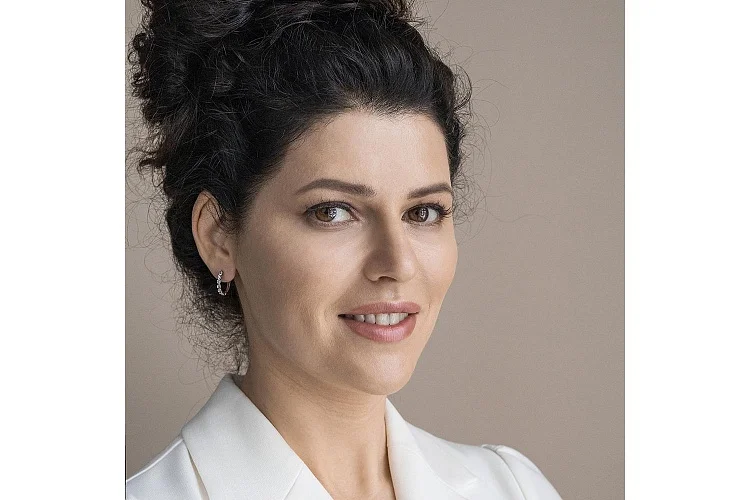 Серьги Дорожки из белого золота с 12 бриллиантами