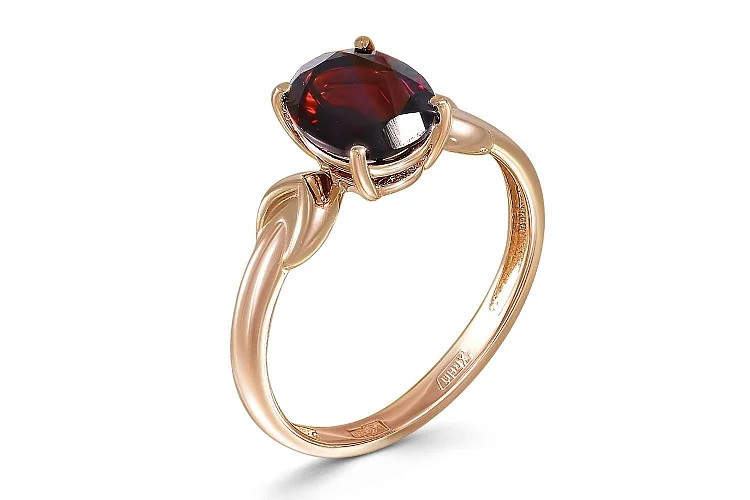 Кольцо из красного золота с гранатом