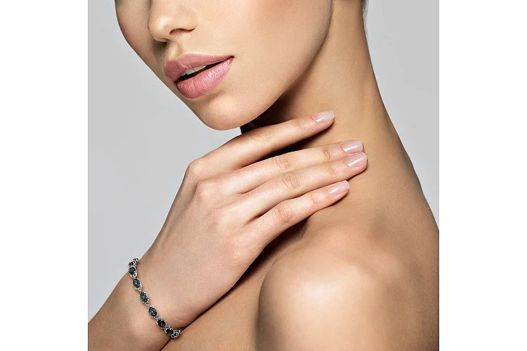 Браслет Дорожка из белого золота с 17 топазами лондон