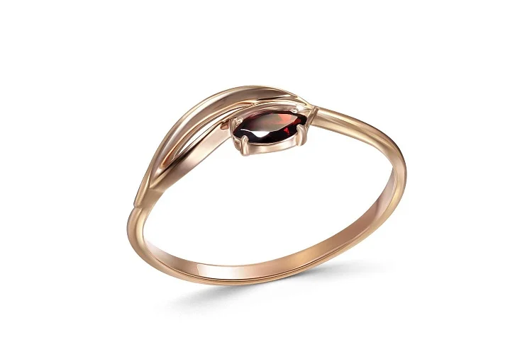 Кольцо из красного золота с гранатом