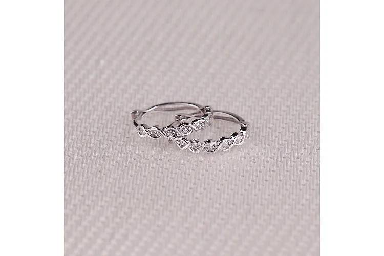 Серьги Дорожки из белого золота с 12 фианитами