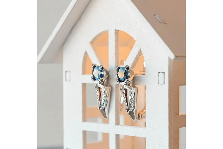 Серьги из белого золота с 2 сапфирами и 12 бриллиантами