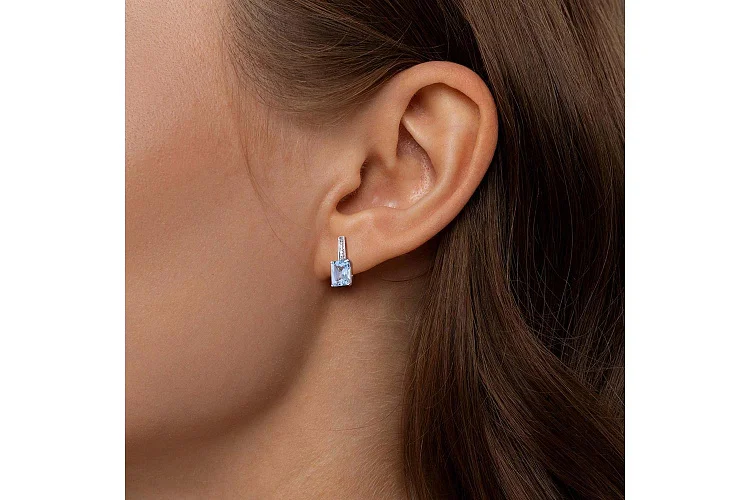 Серьги из белого золота с 2 топазами sky и 12 бриллиантами