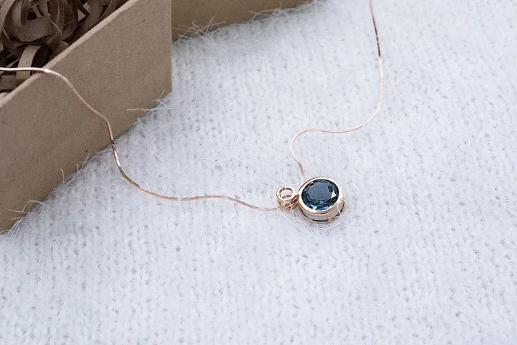 Подвеска из красного золота с топазом лондон