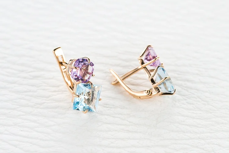 Серьги из красного золота с 2 топазами sky и 2 аметистами