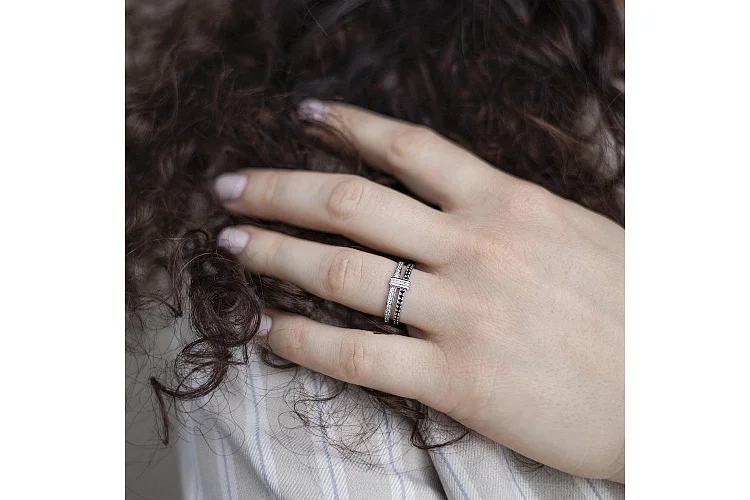 Кольцо Дорожка из белого золота с 84 фианитами