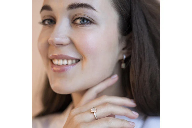 Серьги из красного золота с 2 опалами и 10 фианитами