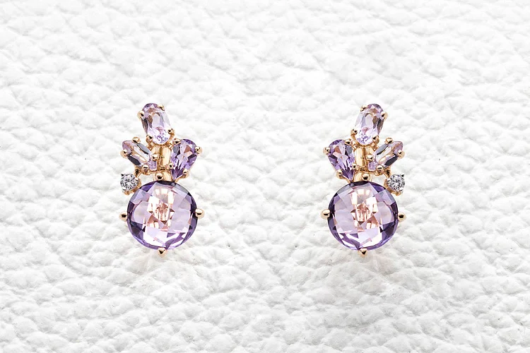 Серьги из красного золота с аметистами, гранатами и хризолитами