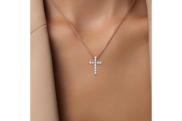 Крест Крест из красного золота с 11 муассанитами