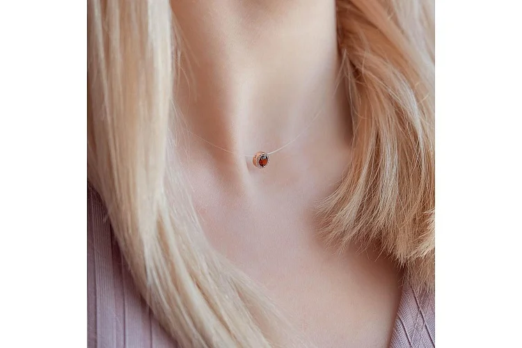 Колье из красного золота с гранатом и 14 фианитами