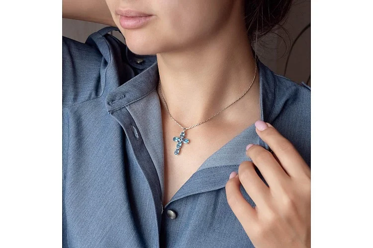 Крест из белого золота с 6 топазами swiss