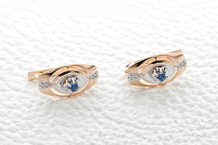 Серьги из красного золота с 2 сапфирами и 8 бриллиантами