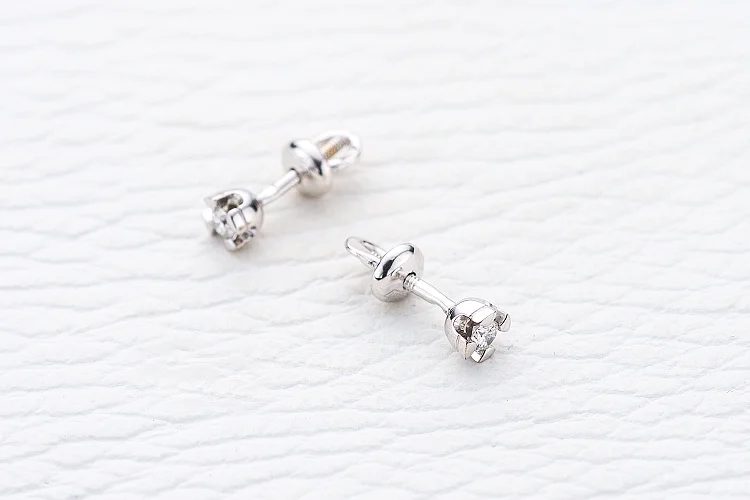 Серьги-пусеты из белого золота с 2 бриллиантами
