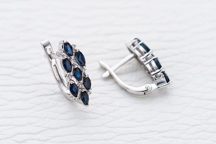Серьги из белого золота с 14 сапфирами и 16 бриллиантами