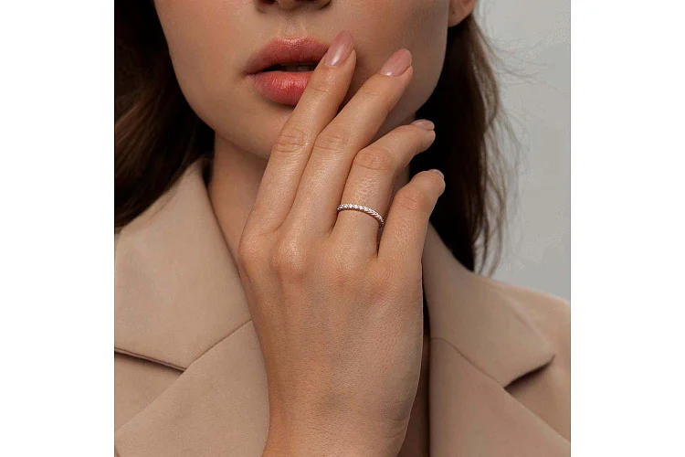 Кольцо Дорожка из красного золота с 13 фианитами