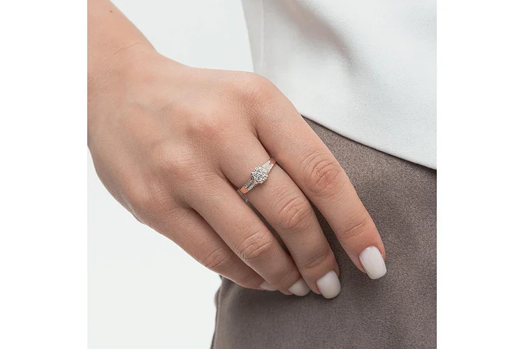 Кольцо Малинка из красного золота с 23 бриллиантами