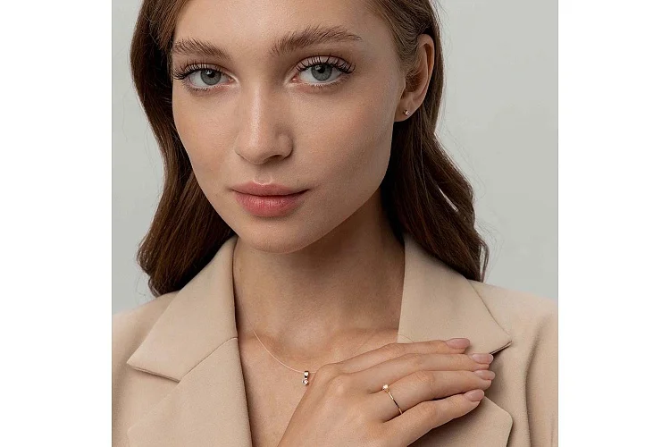 Подвеска из красного золота с бриллиантом