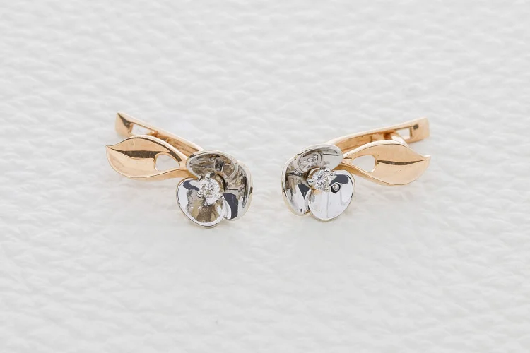 Серьги Цветы из красного золота с 2 бриллиантами