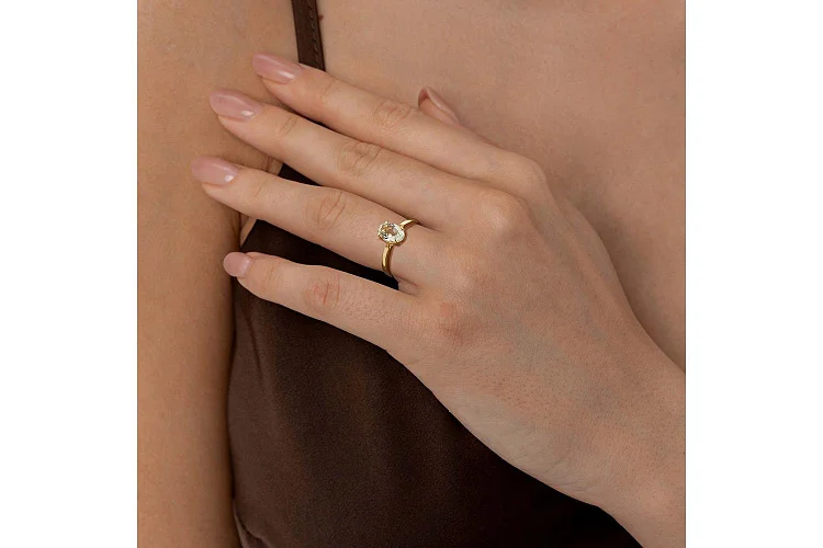 Кольцо из жёлтого золота с аметистом