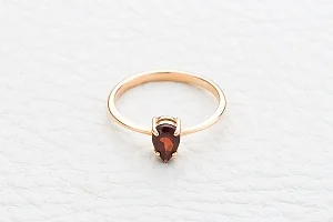 Детское кольцо из красного золота с гранатом
