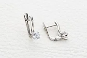 Серьги из белого золота с 2 кристаллами swarovski