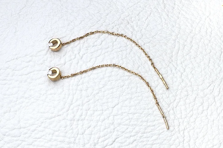 Серьги-продёвки Круги из красного золота с 2 фианитами