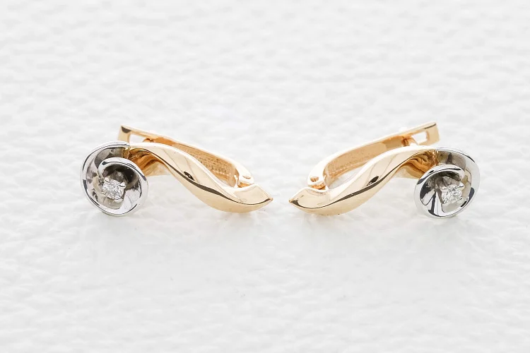 Серьги Цветы из красного золота с 2 бриллиантами