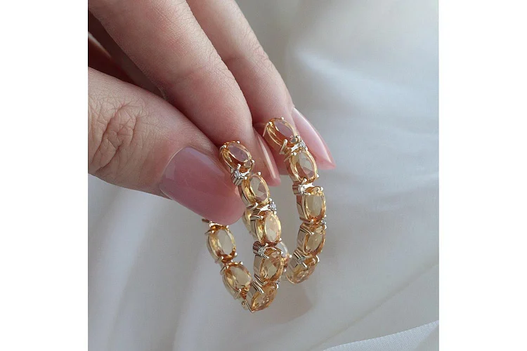 Серьги из жёлтого золота с 16 цитринами и 8 фианитами