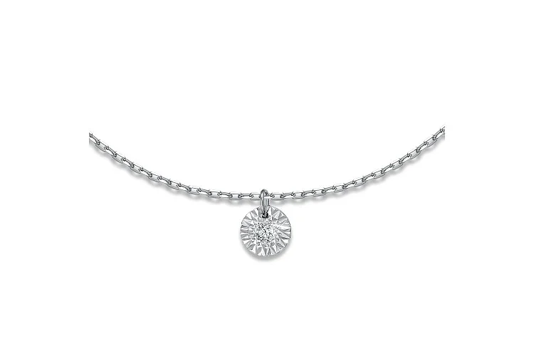 Колье из белого золота с бриллиантом