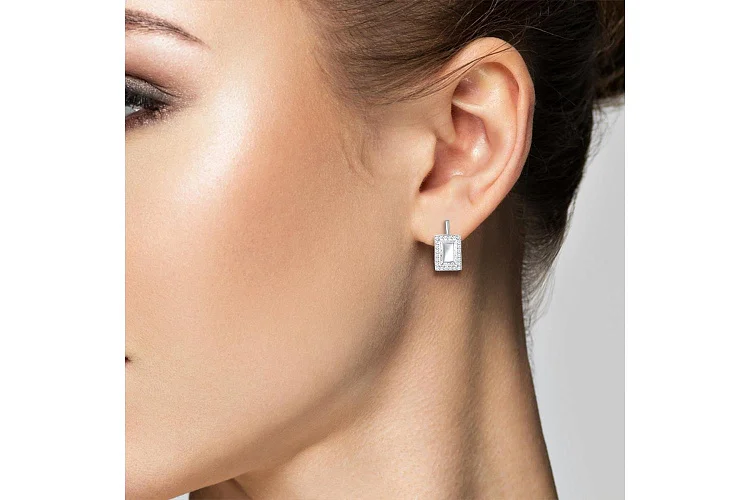 Серьги Прямоугольники из белого золота с 48 фианитами