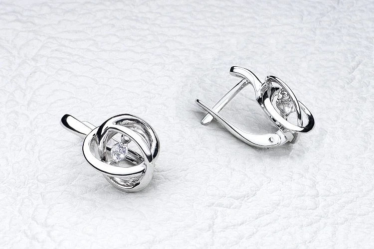 Серьги из белого золота с 2 фианитами