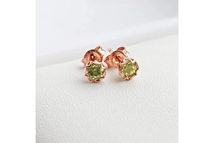 Серьги-пусеты из красного золота с 2 хризолитами