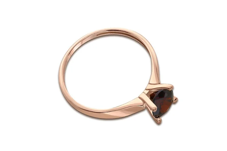 Кольцо из красного золота с гранатом