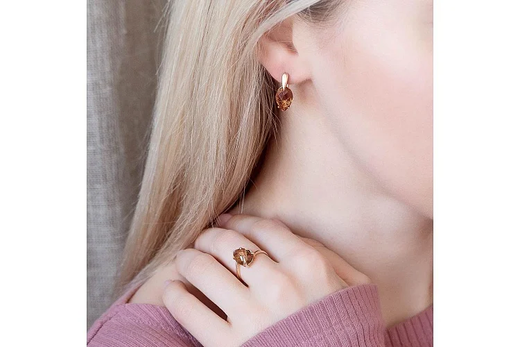 Кольцо из красного золота с султанитом