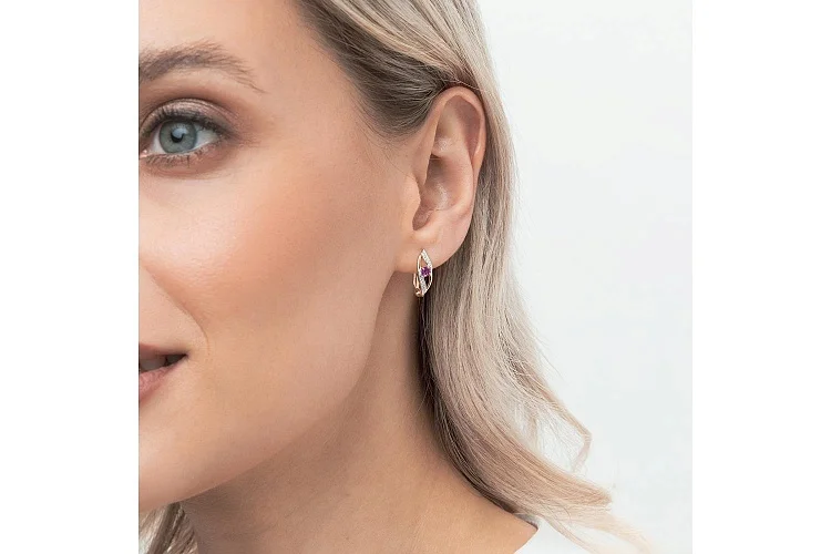 Серьги из красного золота с 2 родолитами и 16 фианитами