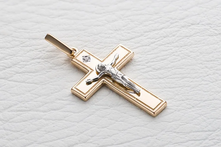 Крест из красного золота с фианитом