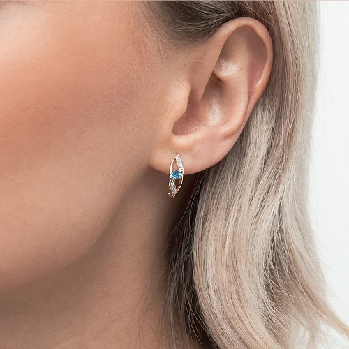 Серьги из красного золота с 2 топазами swiss и 16 фианитами