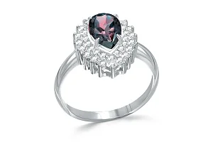 Кольцо из белого золота с александритом и 38 фианитами