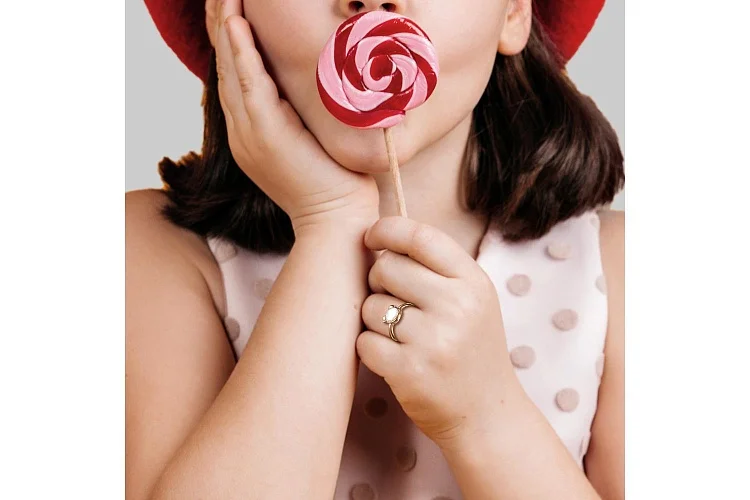 Детское кольцо Мишка из красного золота с перламутром