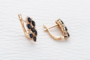 Серьги из красного золота с 14 сапфирами и 16 бриллиантами