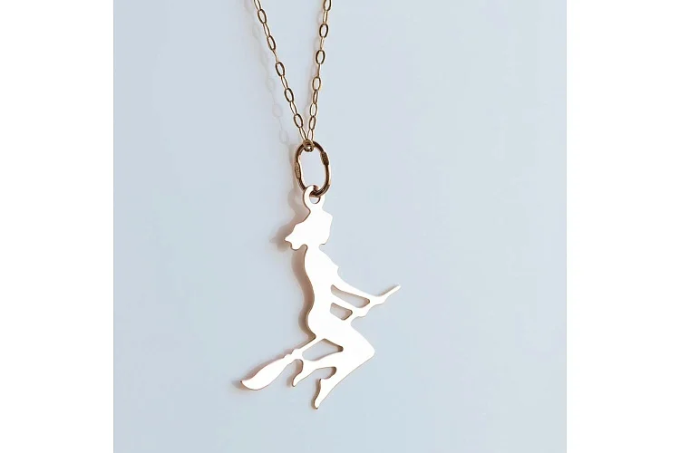 Подвеска Ведьма из красного золота без вставок