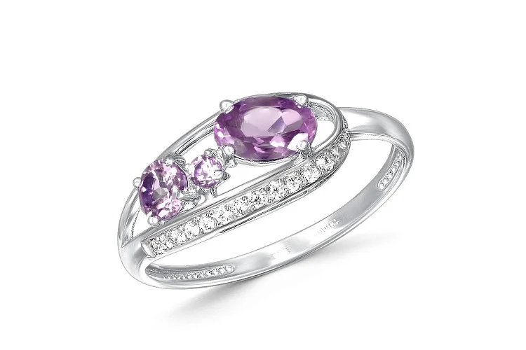 Кольцо из белого золота с 3 аметистами и 12 фианитами
