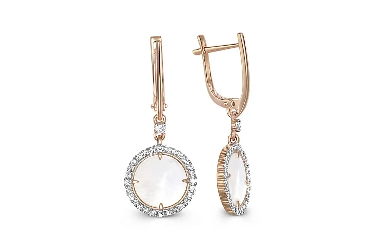 Серьги из красного золота с перламутром и 58 фианитами