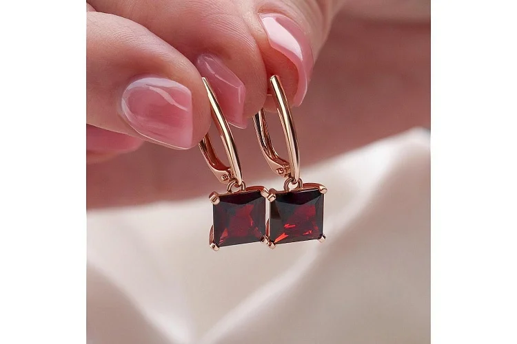 Серьги из красного золота с 2 гранатами