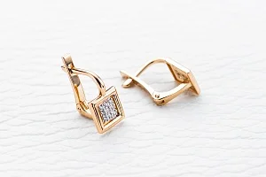 Серьги из красного золота с 18 бриллиантами